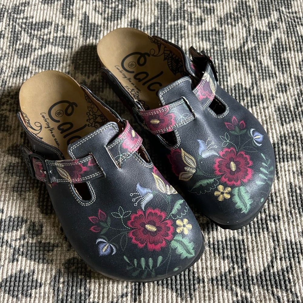 CALCEO FLORAL PATTERNED CLOG Size 38